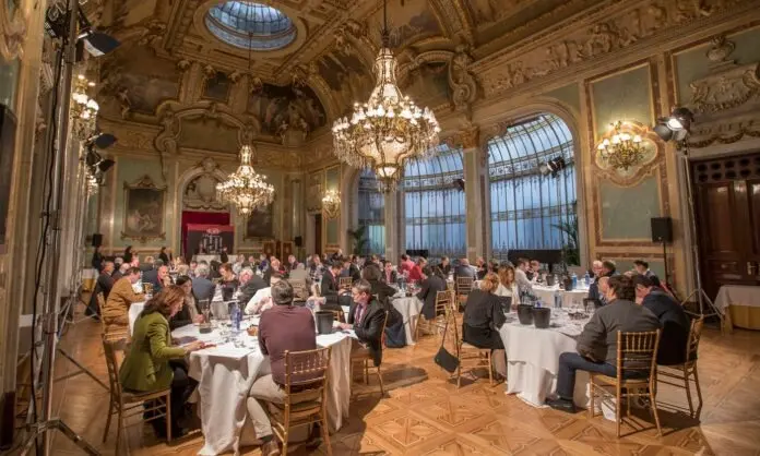 El espacio donde se realiza la cata a ciegas en Madrid certamen Bacchus 2023