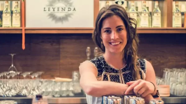 Ivy Mix prepara los chuflays como las diosas.