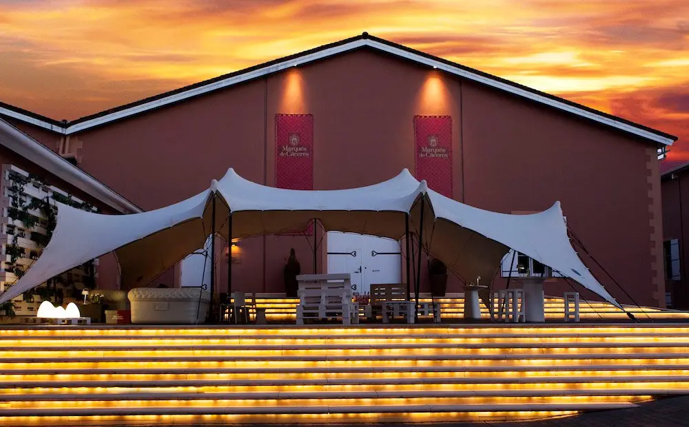 La bodega Marqués de Cáceres de la Rioja España presenta en Santa Cruz una cata privada.