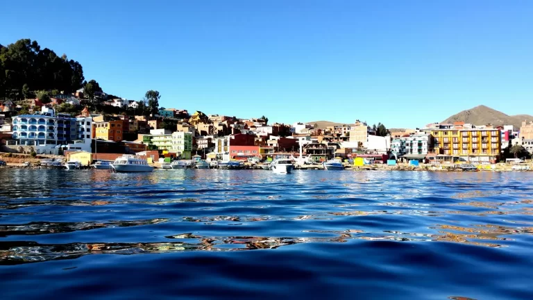 El lago Titicaca una muestra maravillosa de los atractivos.