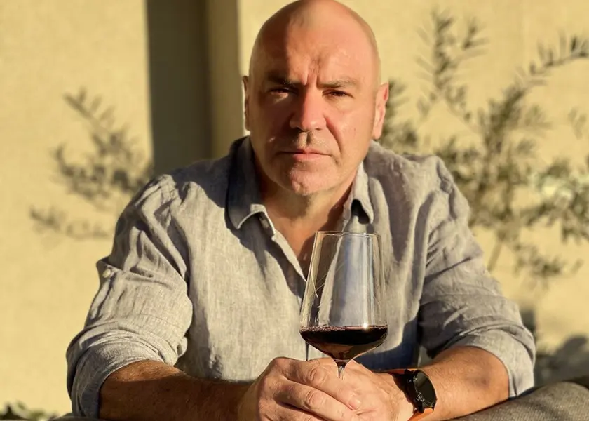 Patricio Tapia, escritor y periodista de Chile, ahora le pone atención a los vinos y al Singani de Bolivia.