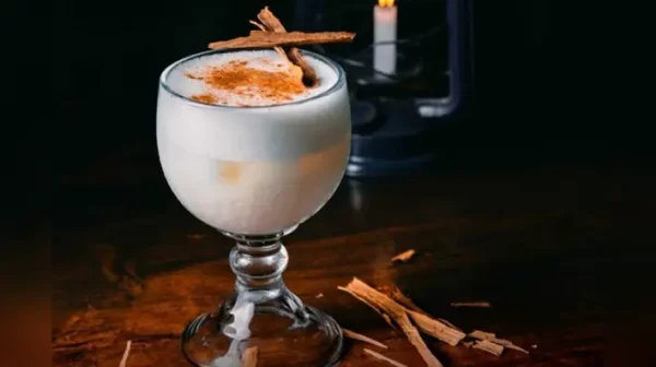 Te recomendamos los cocteles que puedes elaborar con singani para los días de San Juan, como un rico sucumbé.