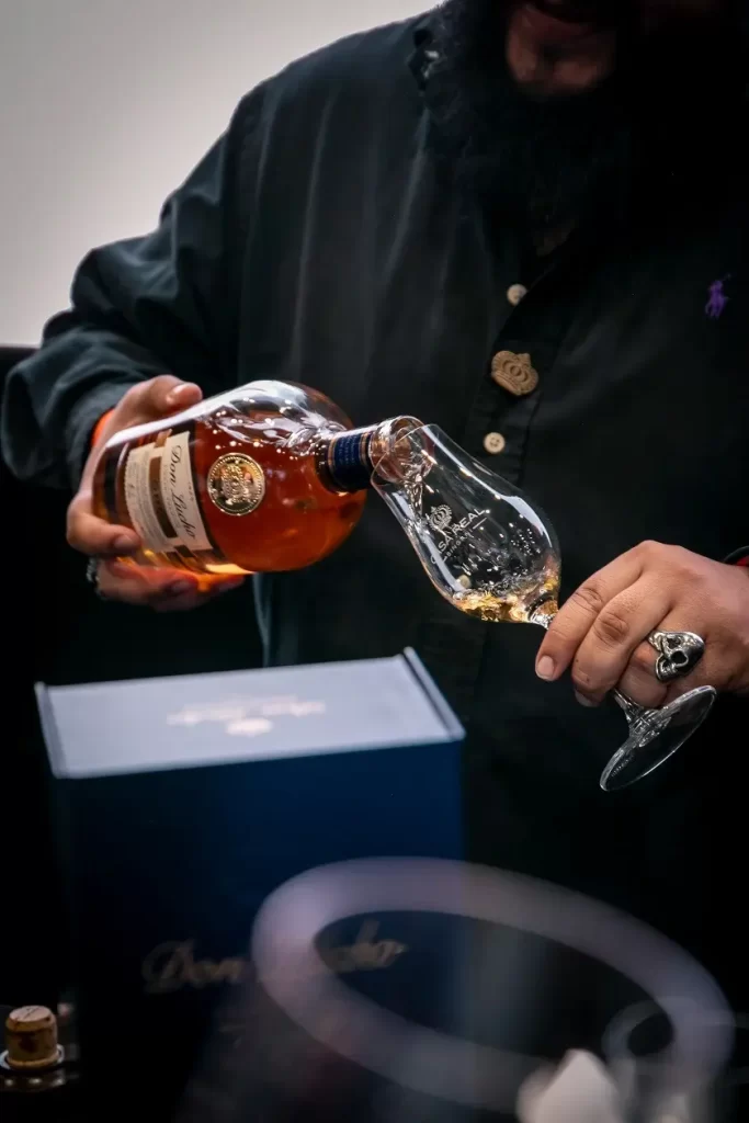 Don Lucho una bebida premium de la destilería Casa Real.