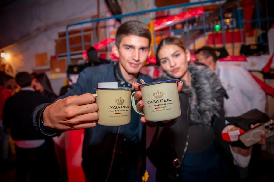 Las fiestas julianas se festeja con el singani emblema de Bolivia.