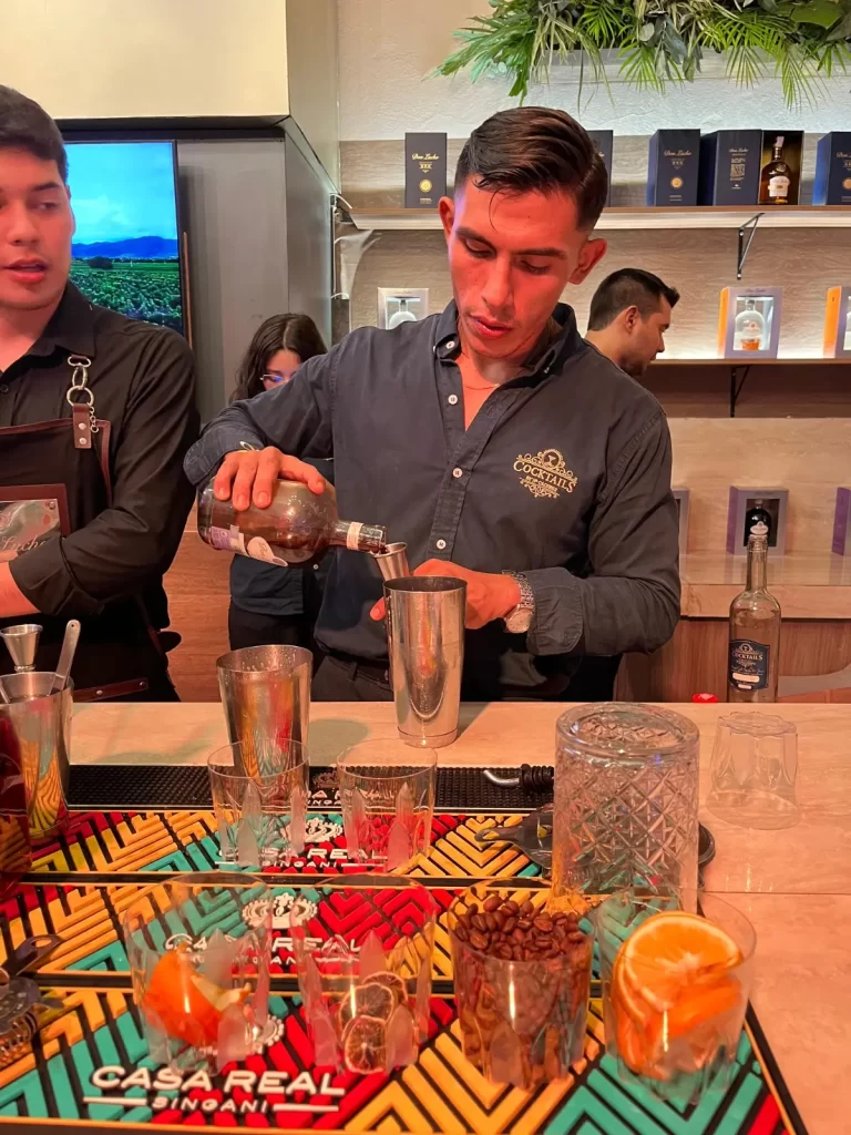 Casa Real brindando los sabores premium.