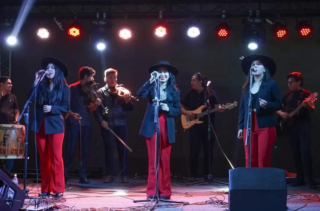 Música en el pabellón de la ruta del vino.