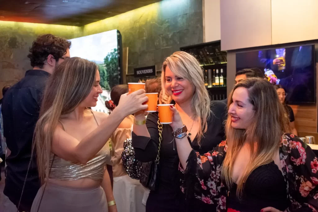 Salud con Don Lucho.