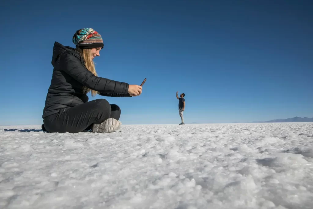A Bolivia arriban dos clases de turistas.