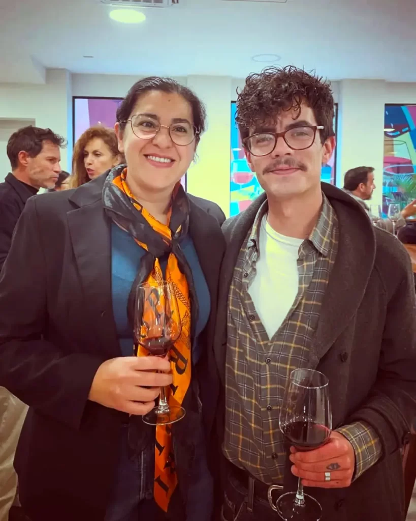 Lau Malbec, compartiendo con las visitas en La Tintorería