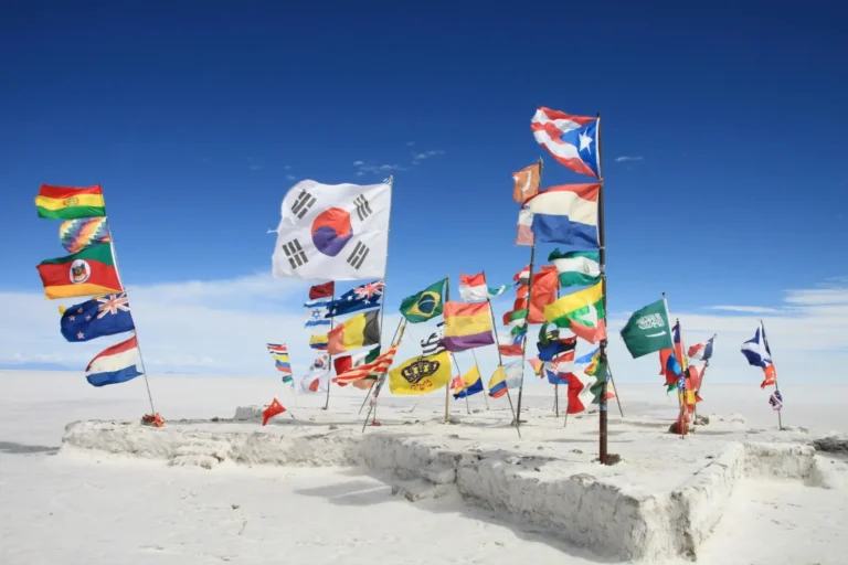 El Salar de Uyuni es la bandera principal del turismo en Bolivia.