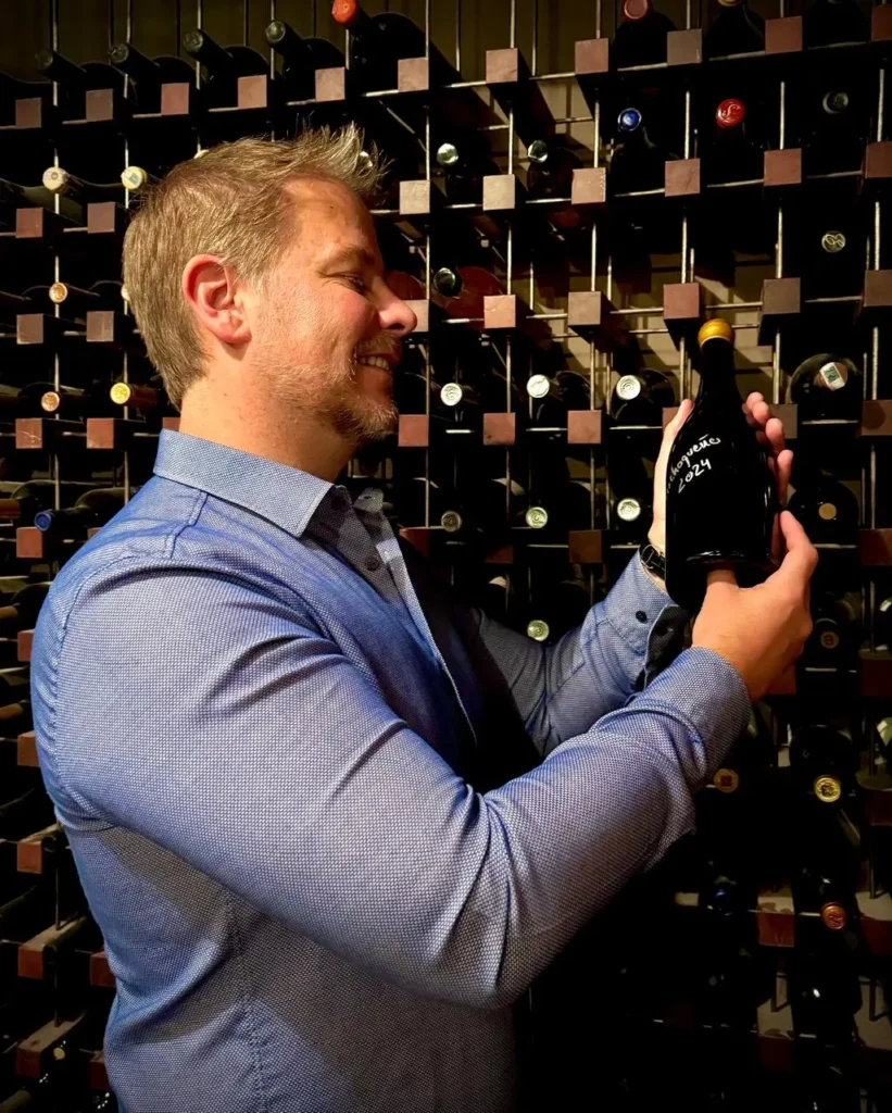 Creador de momentos, así se considera el winemaker Diego GR.