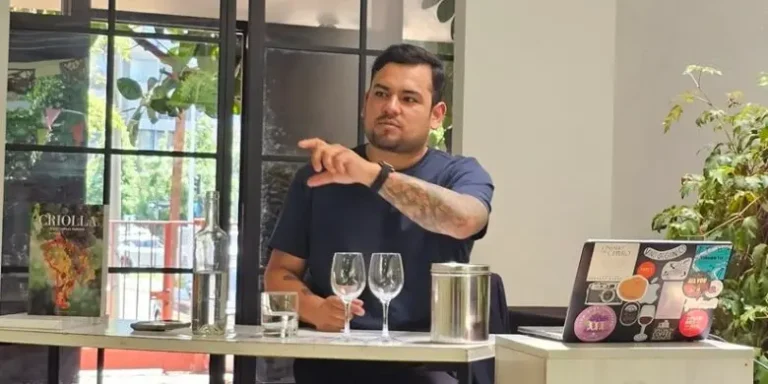 Criolla no es solo un libro sobre vino, sino una invitación a reencontrarse con la tierra, la memoria y la cultura que habita en cada copa, señala el autor.