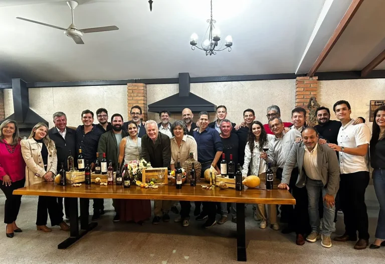 Un encuentro con productores en la bodega Magnus.