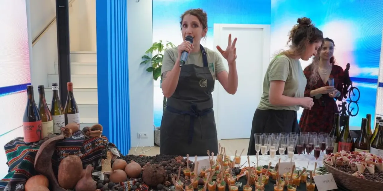 La chef Marsia Taha y la sommelier Andrea Moscoso, realizaron un “cooking show”.