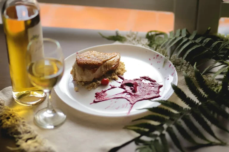 Elegir un vino que no reste protagonismo al plato.