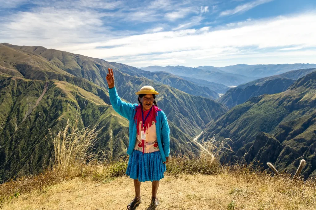 Doña Juana es la guía certificada de turismo que acompaña tus pasos. - PH. Lilo Methfessel.
