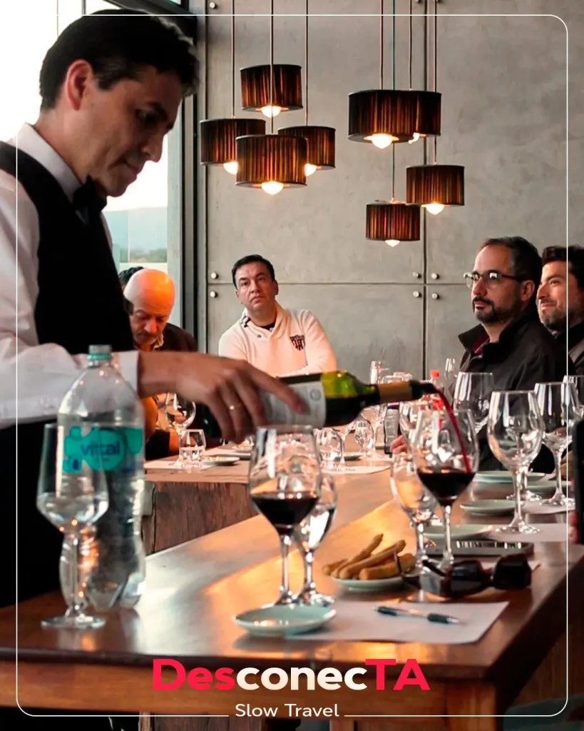Entre copas de vino, picadas y una conversación abierta.