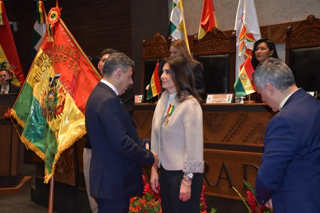 "Este reconocimiento honra el esfuerzo diario de cada trabajador, viticultor y familia que forma parte de Aranjuez", destacó Mauricio Hoyos.