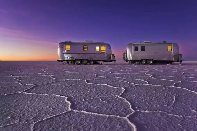 Cinco suites Airstream diseñadas por arquitectos, "Samkani Camp" de A&K Sanctuary, se perfila como uno de los alojamientos más lujosos del salar.