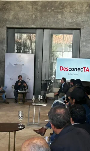 El encuentro con Baracatt fue el segundo de Sobremesa (Ideas que inspiran, conversaciones que se disfrutan), organizado por DesconecTA